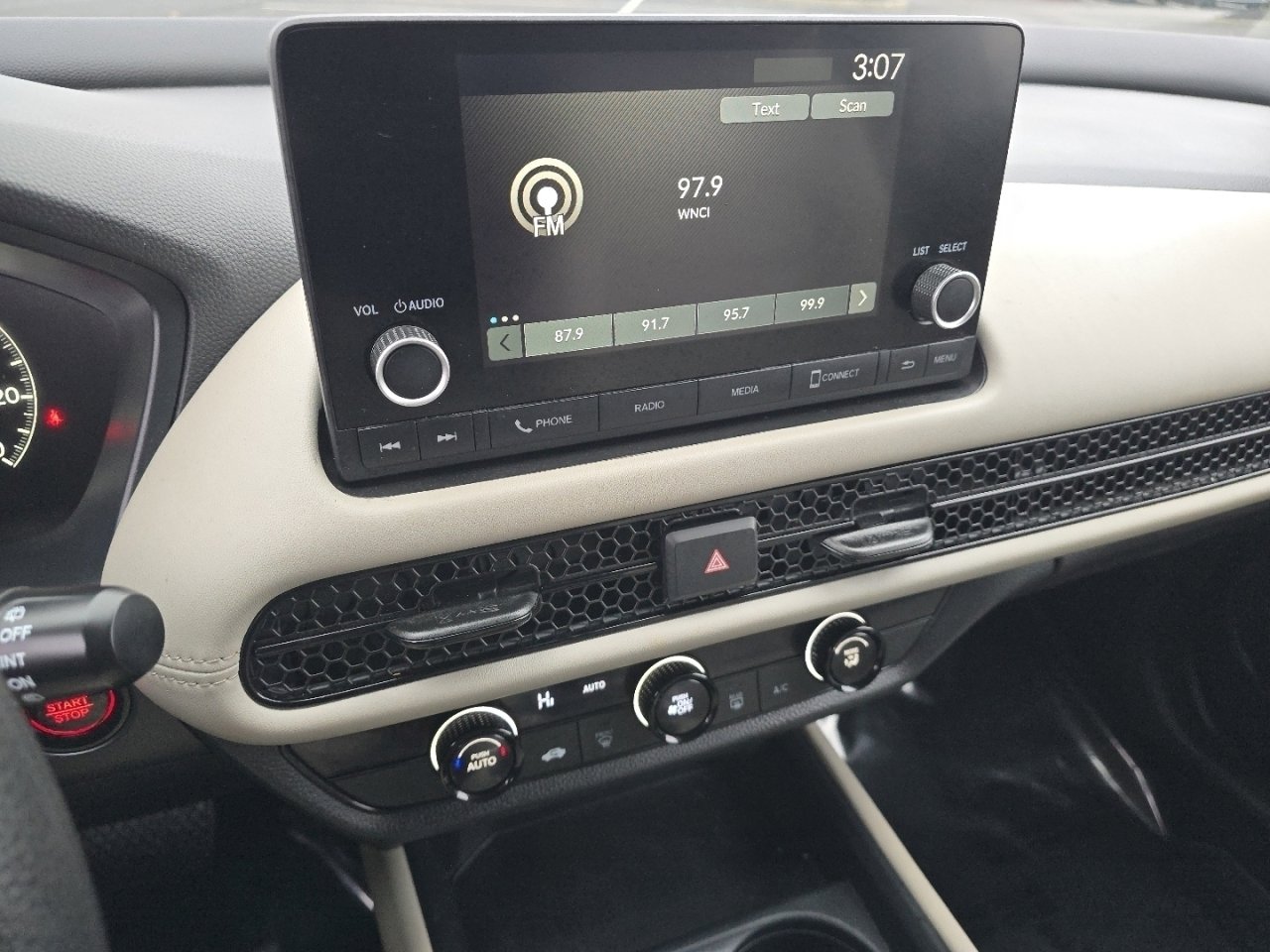 Certified 2025 Honda HR-V LX image 31