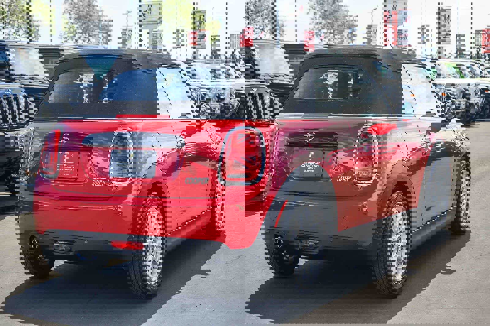 Used 2021 MINI Cooper Cooper image 4