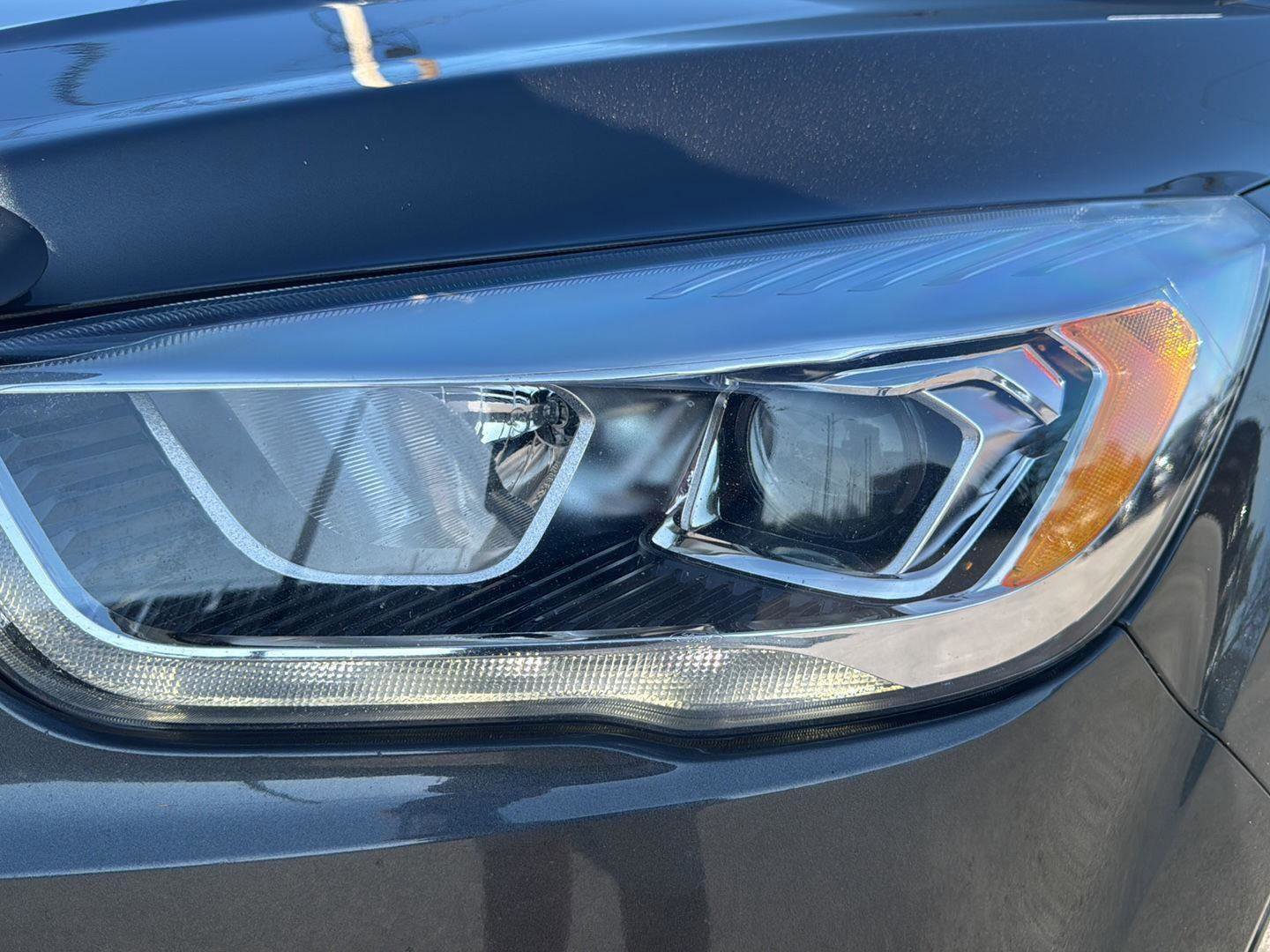 Used 2019 Ford Escape SEL image 11