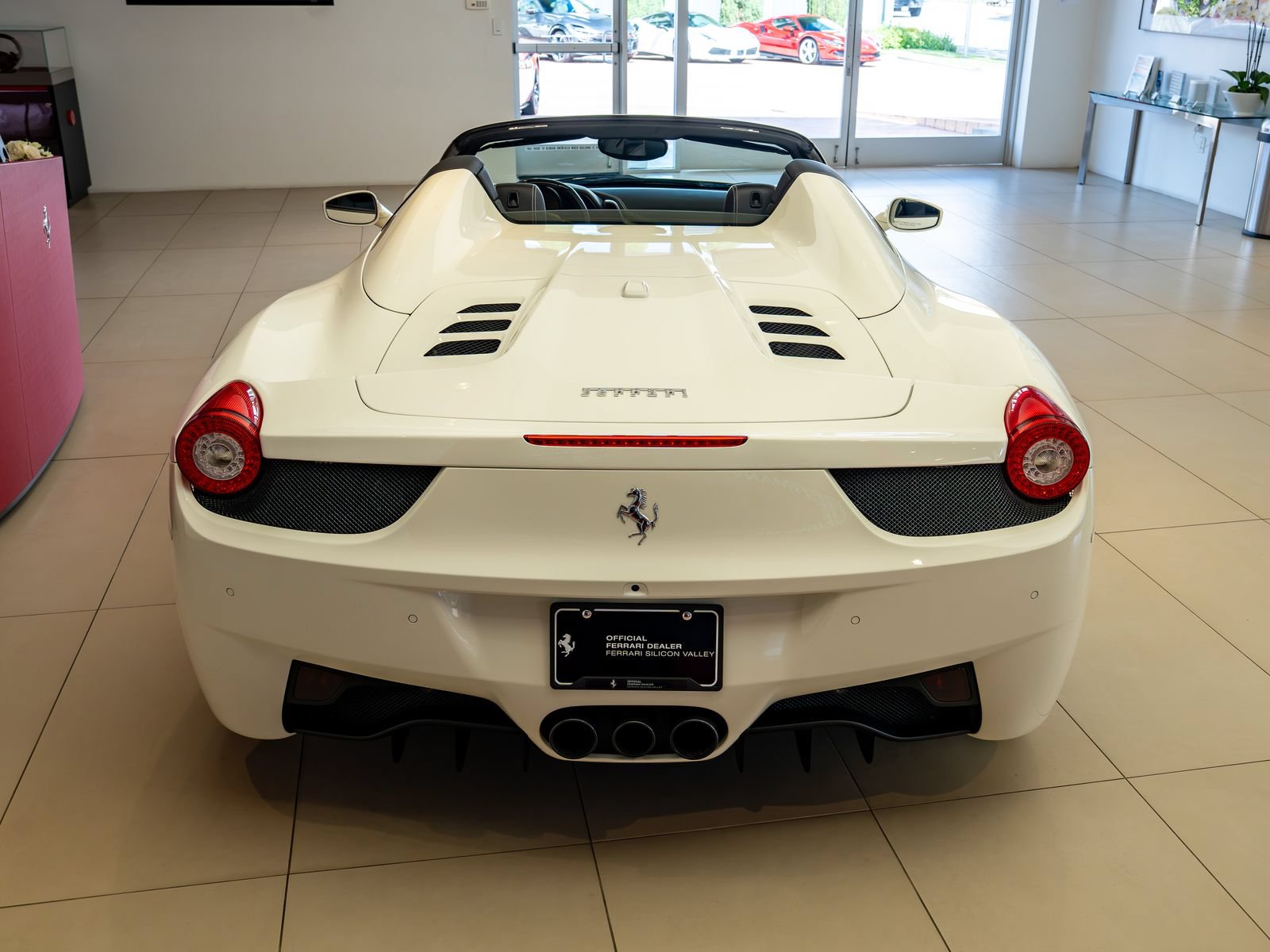 Certified 2015 Ferrari 458 Spider RWD image 5
