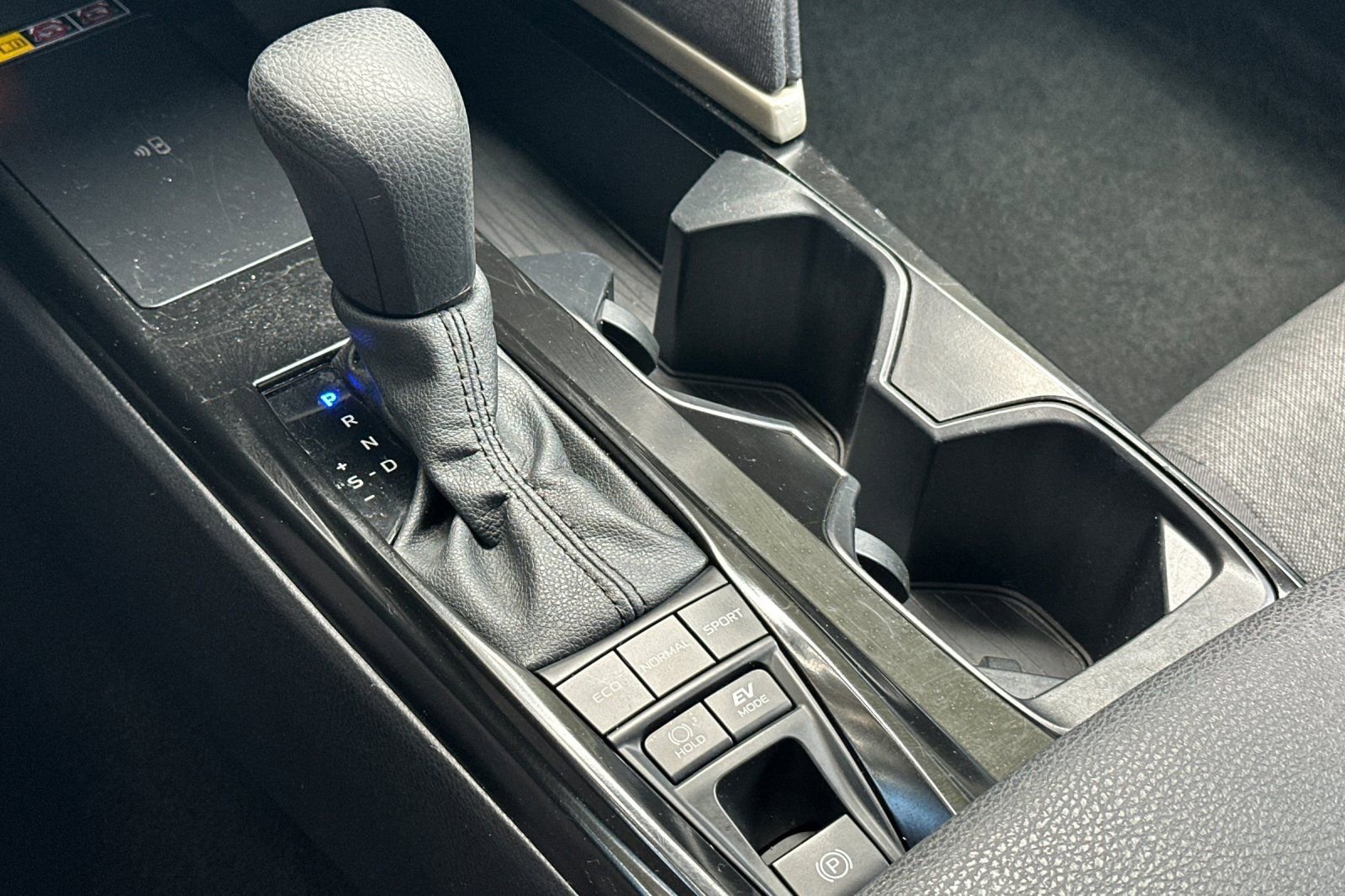 Used 2025 Toyota Camry LE image 21