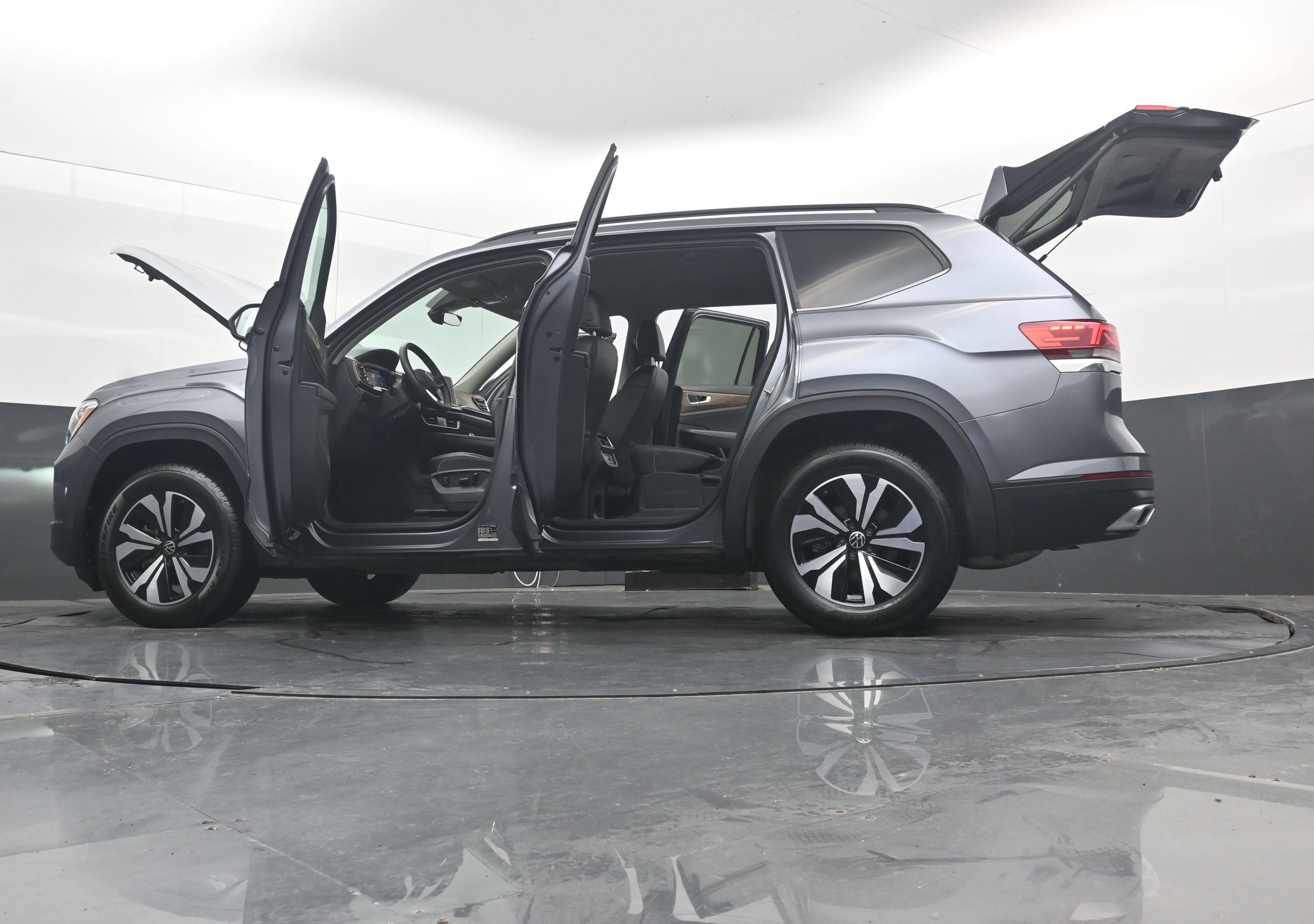 Used 2024 Volkswagen Atlas SE FWD image 58