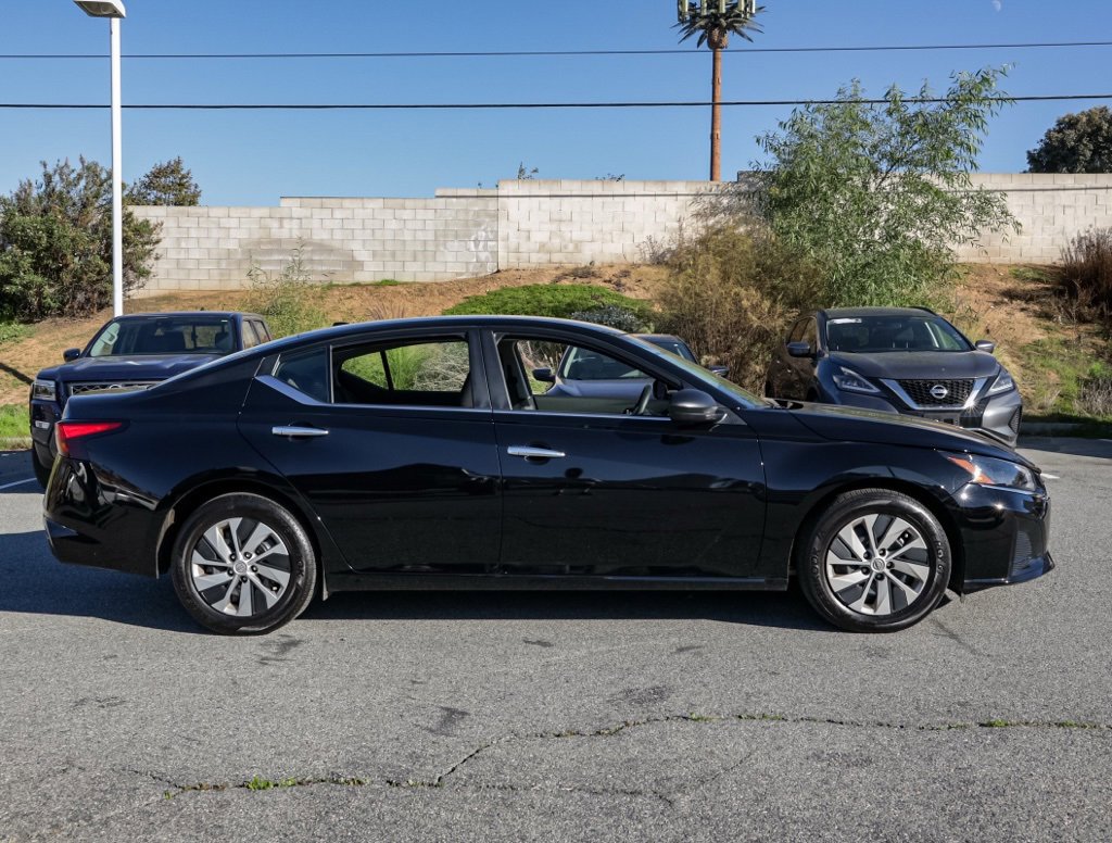 Used 2025 Nissan Altima 2.5 S image 3
