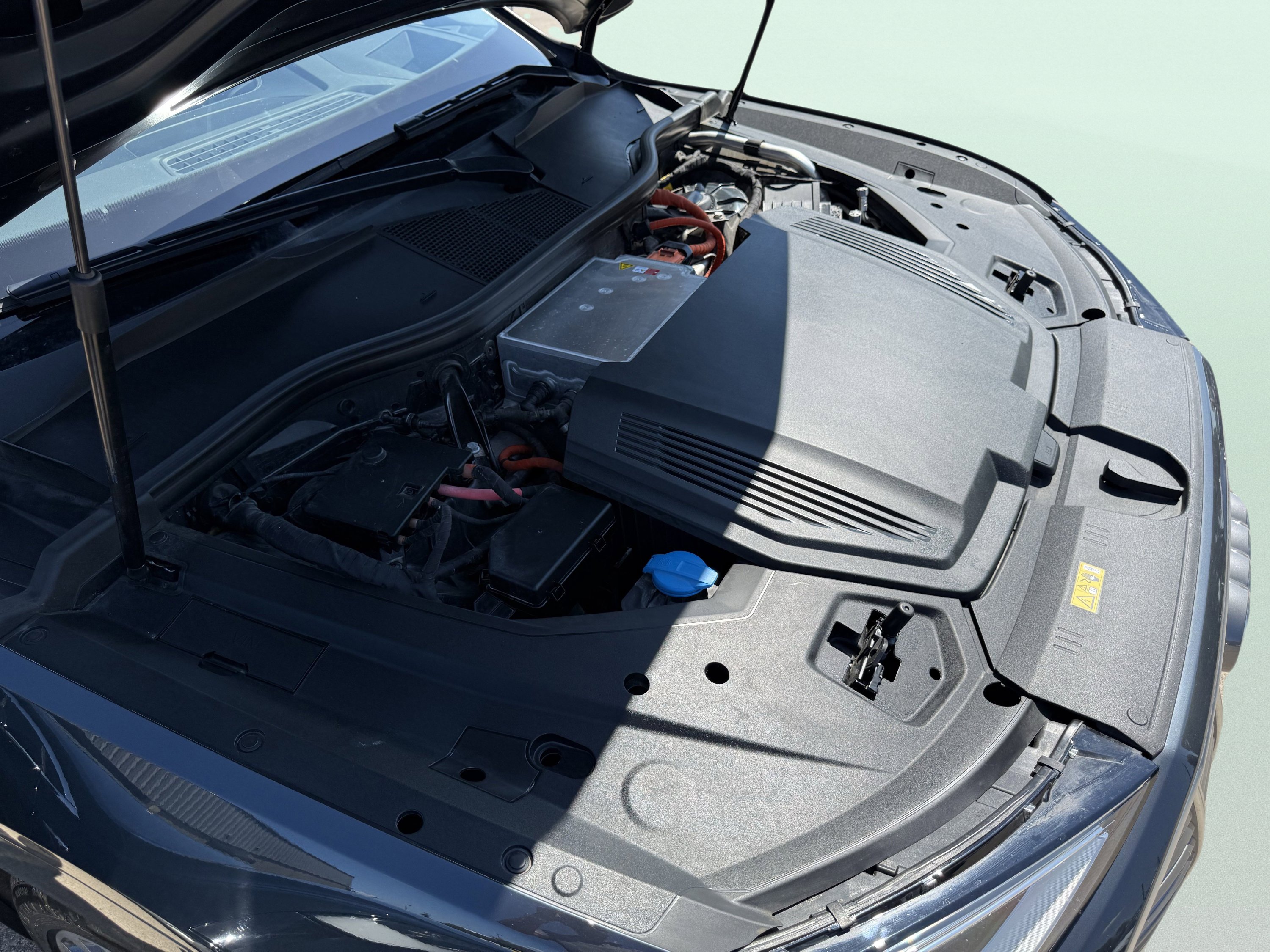 Used 2019 Audi e-tron Prestige w/ Prestige Package image 22