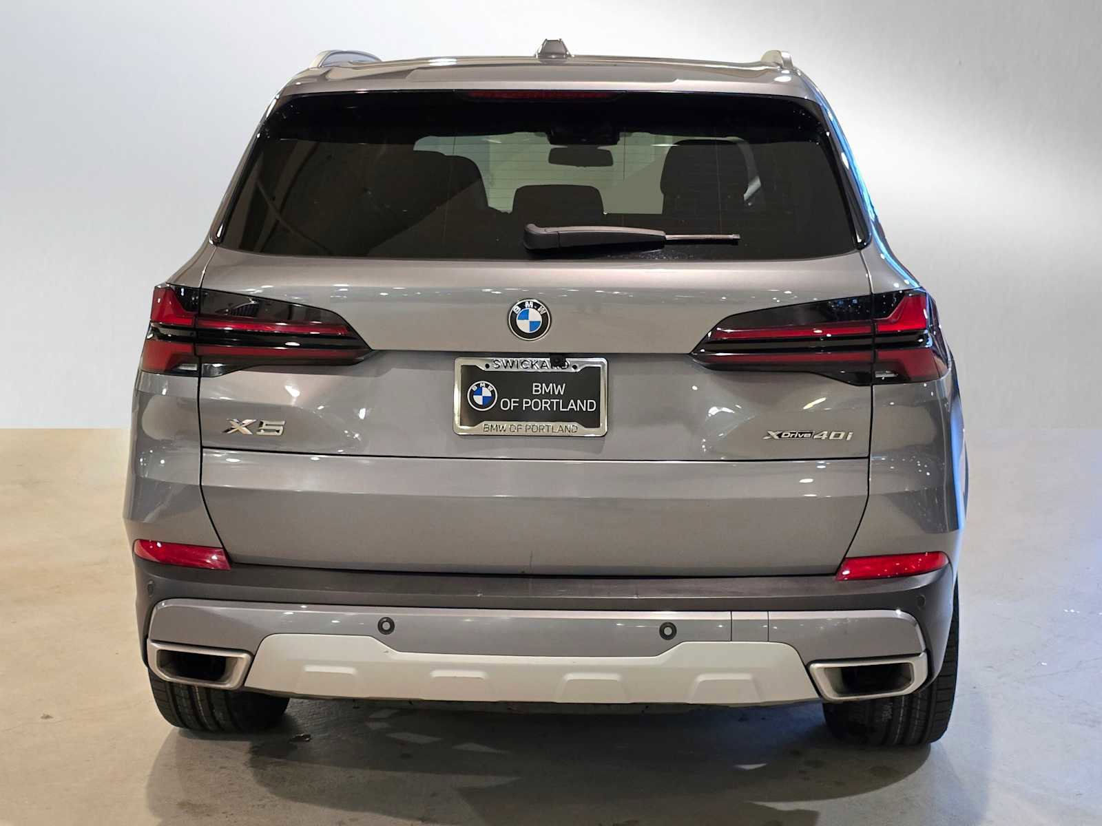 Used 2024 BMW X5 xDrive40i w/ Premium Package image 4