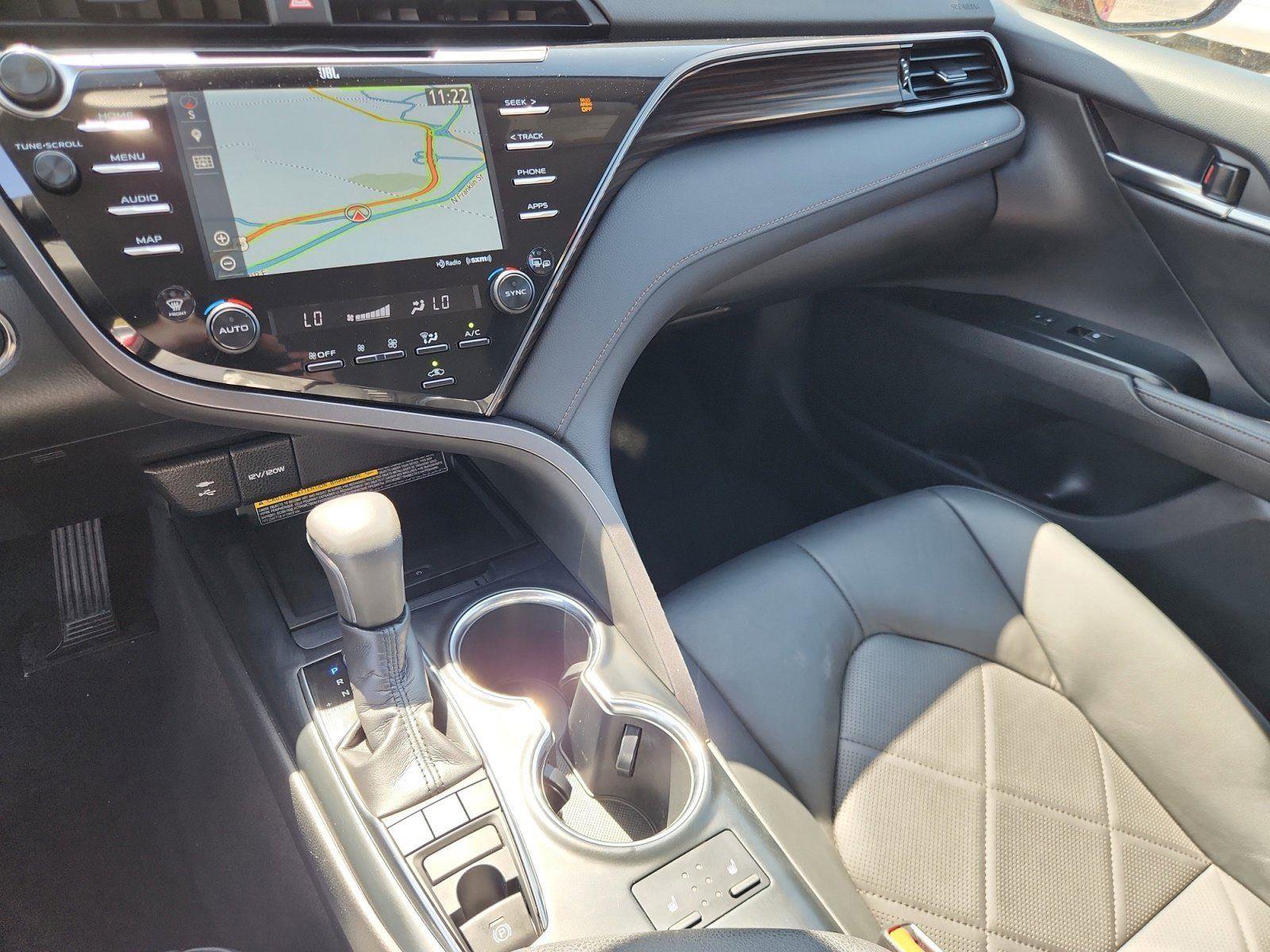 Used 2019 Toyota Camry XLE w/ Navigation Package FWD image 28