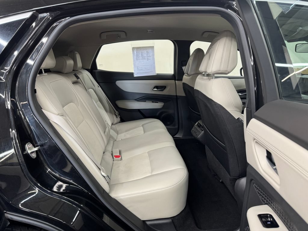 Used 2023 Nissan Ariya FWD image 26