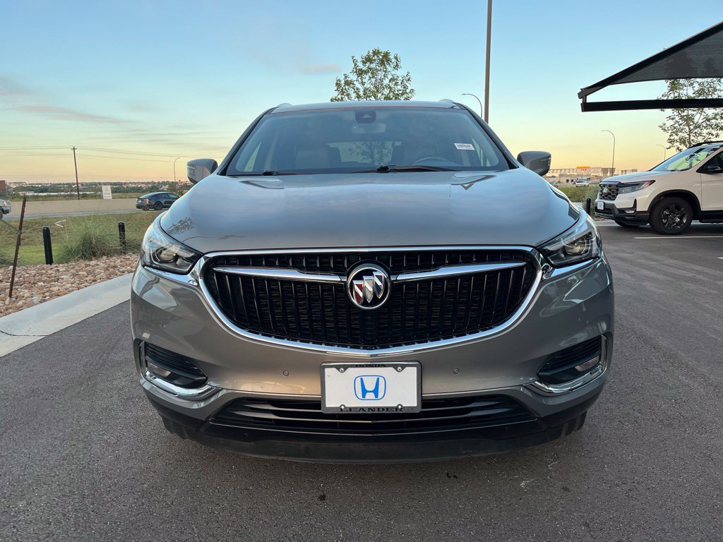 Used 2018 Buick Enclave Premium FWD image 2