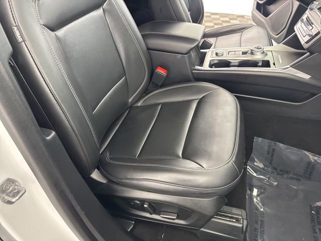Used 2024 Ford Explorer XLT w/ Equipment Group 202A image 32