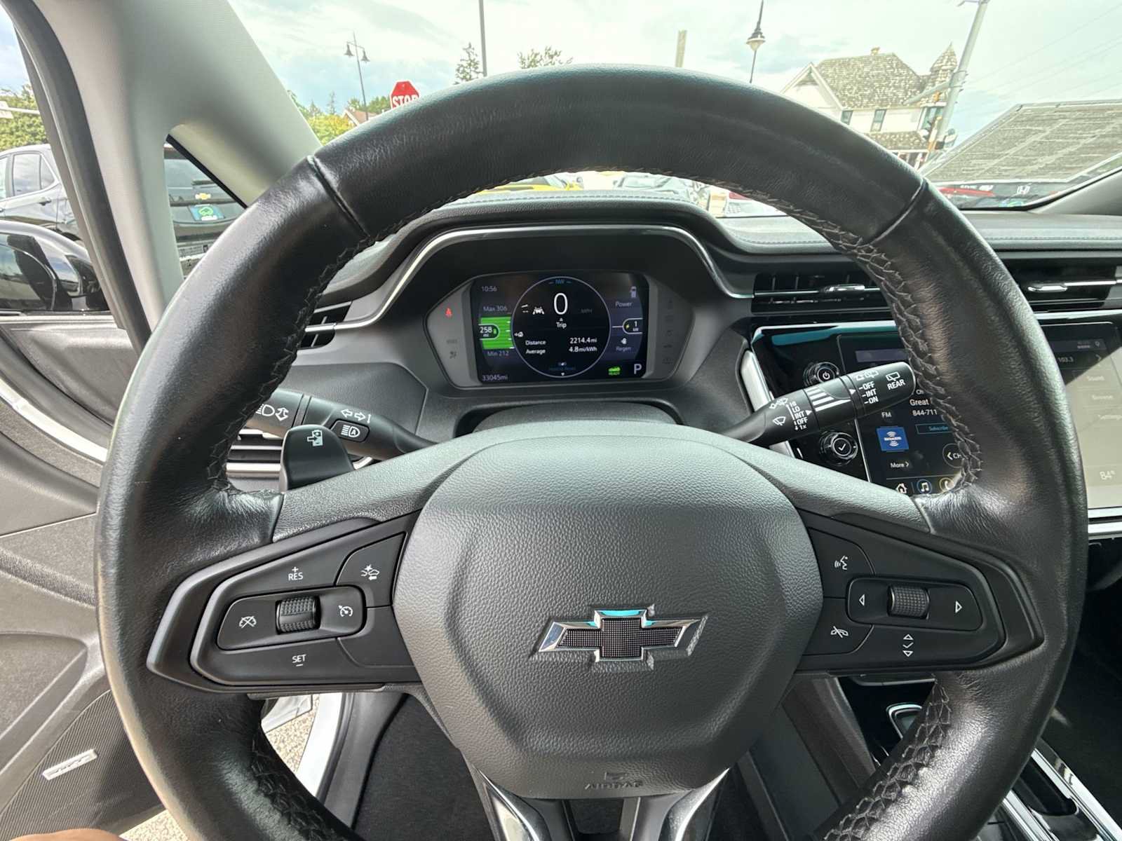 Certified 2022 Chevrolet Bolt LT w/ Infotainment Package FWD image 11