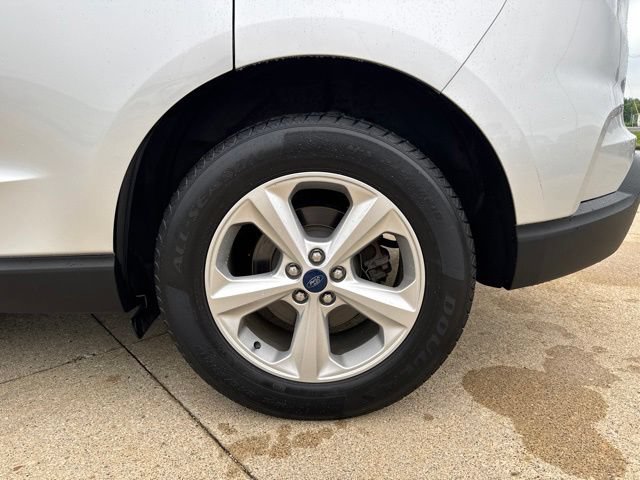 Used 2019 Ford Edge SE FWD image 11