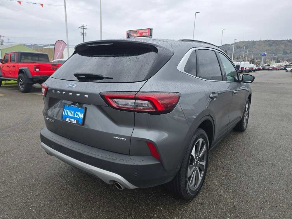 Used 2024 Ford Escape Platinum image 5