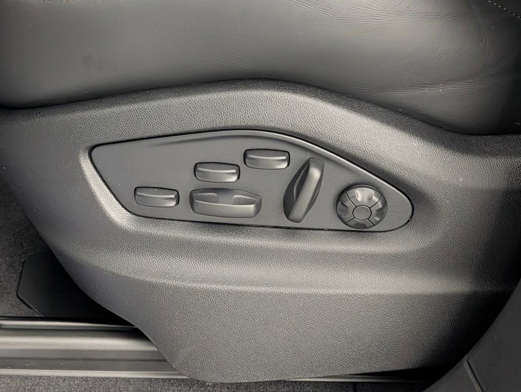 New 2026 Porsche Cayenne GTS AWD/4WD image 28
