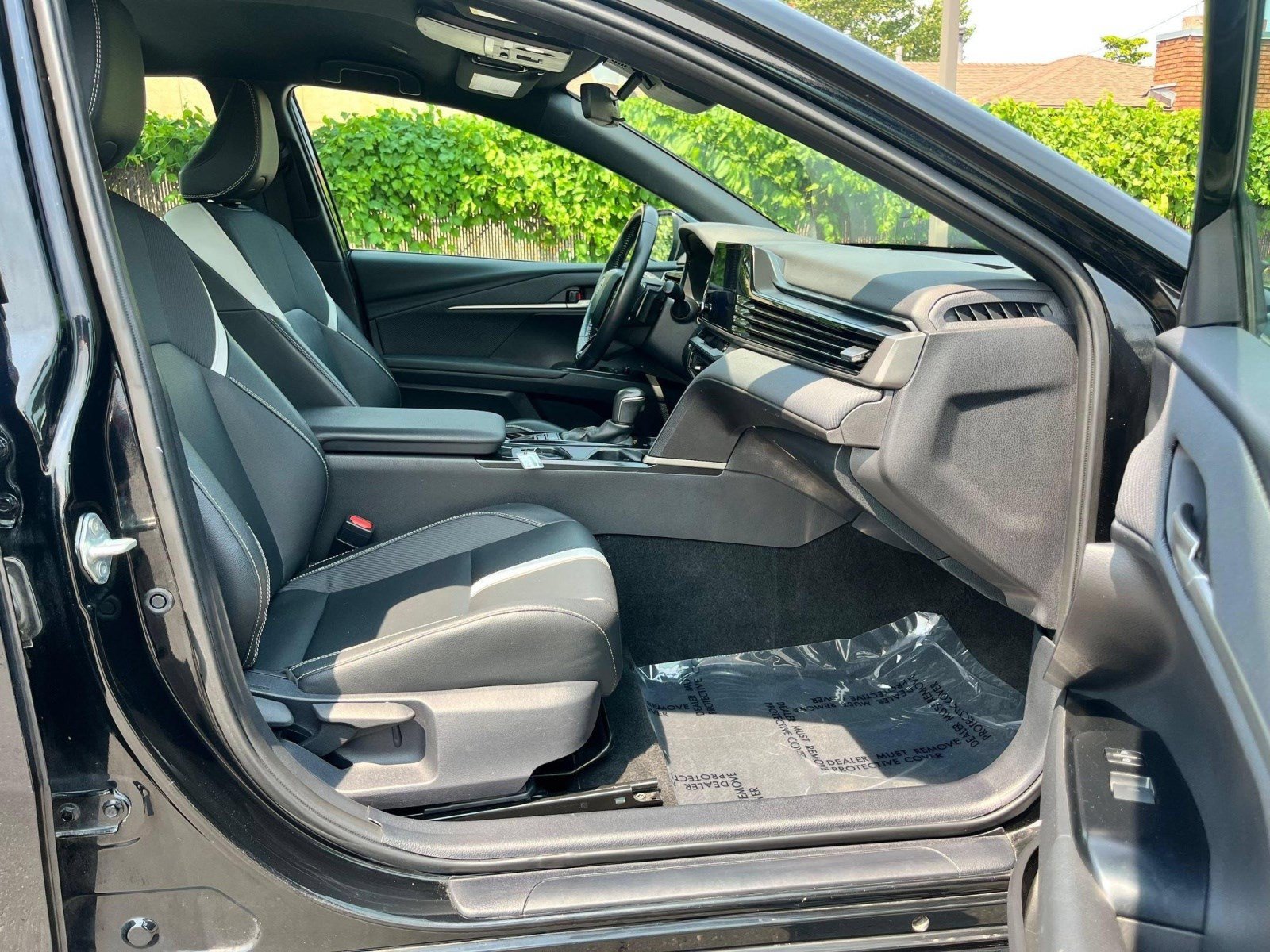 Used 2025 Toyota Camry SE FWD image 30