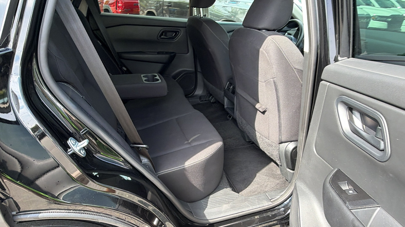 Used 2024 Nissan Rogue S AWD/4WD image 22