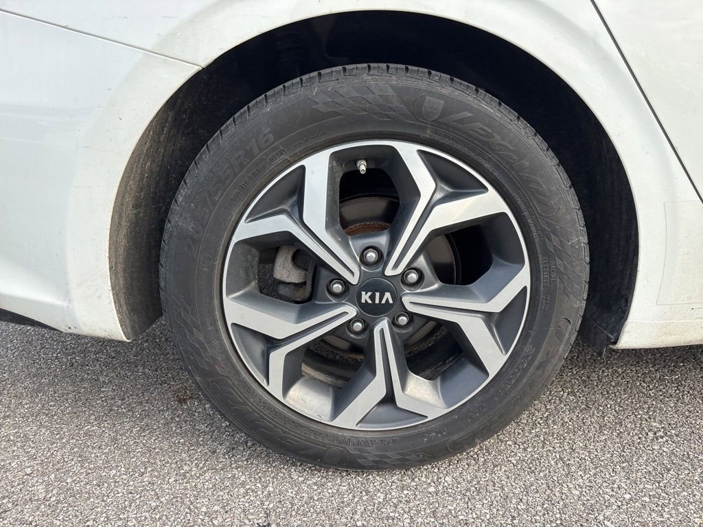 Used 2019 Kia Forte LXS FWD image 4