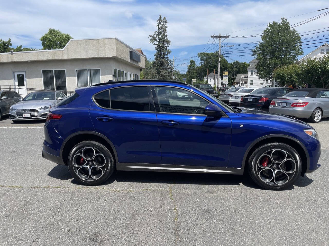 Used 2022 Alfa Romeo Stelvio Ti image 10