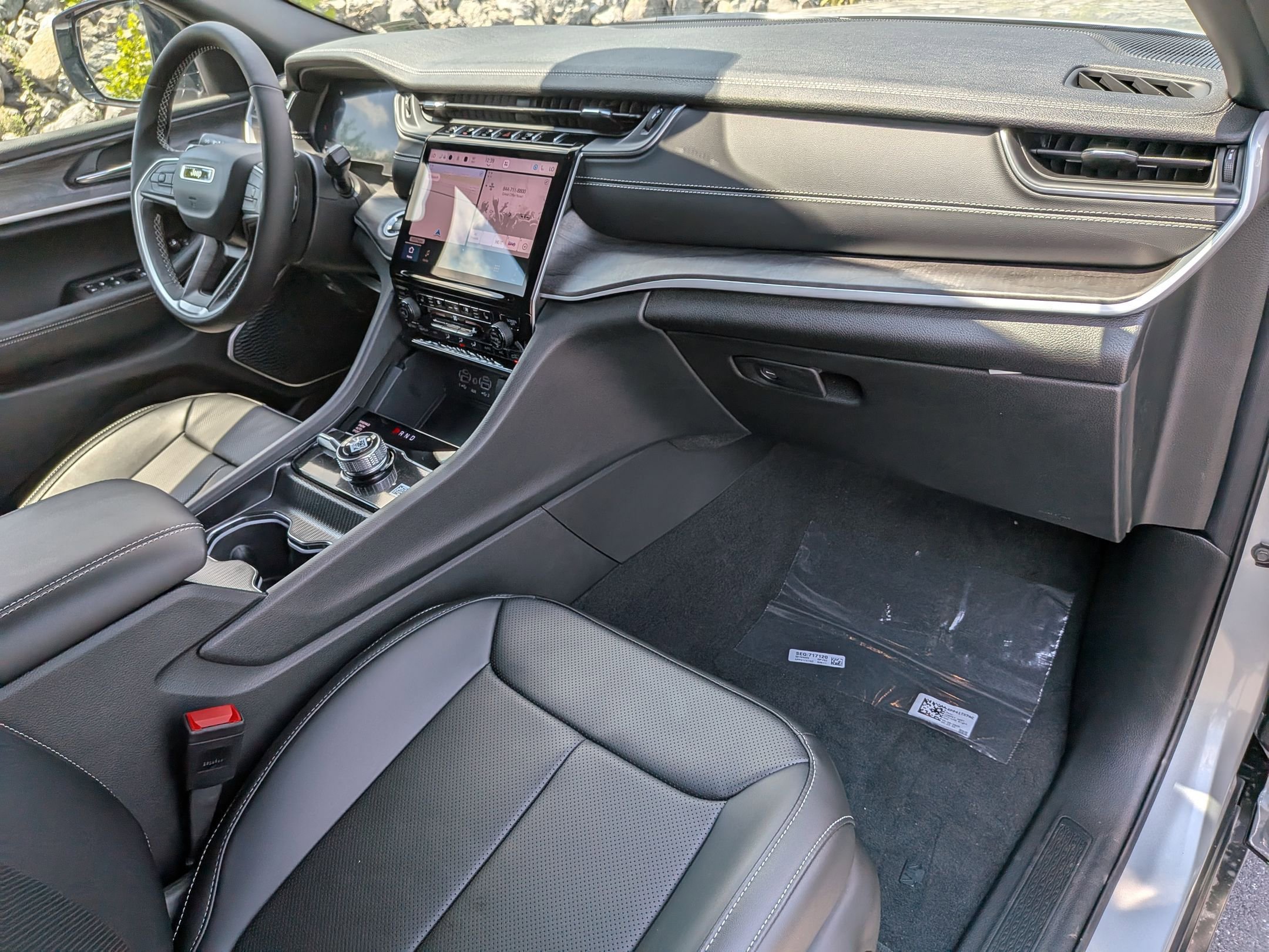 New 2025 Jeep Grand Cherokee L Limited w/ Luxury Tech Group II AWD/4WD image 30
