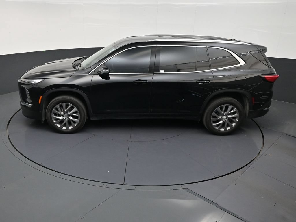 Used 2025 Buick Enclave Preferred w/ Power Package FWD image 13