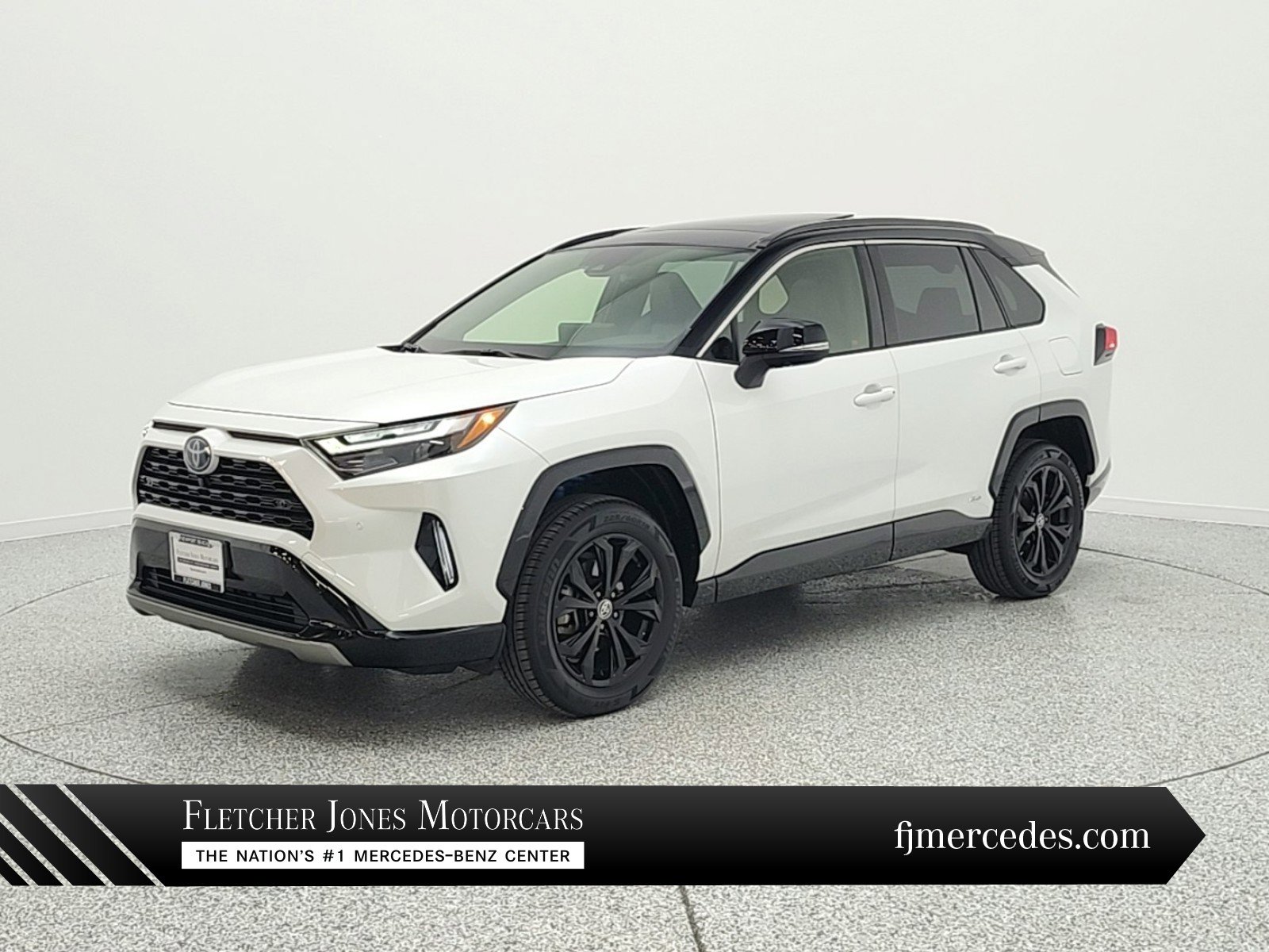 Used 2023 Toyota RAV4 XSE AWD/4WD image 1