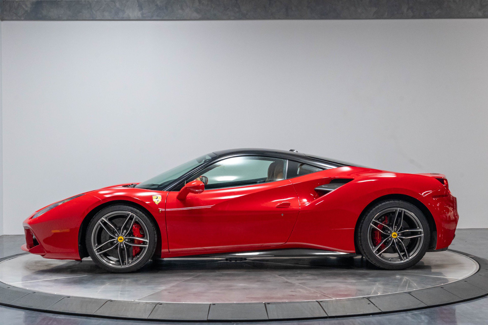 Used 2016 Ferrari 488 GTB RWD image 49