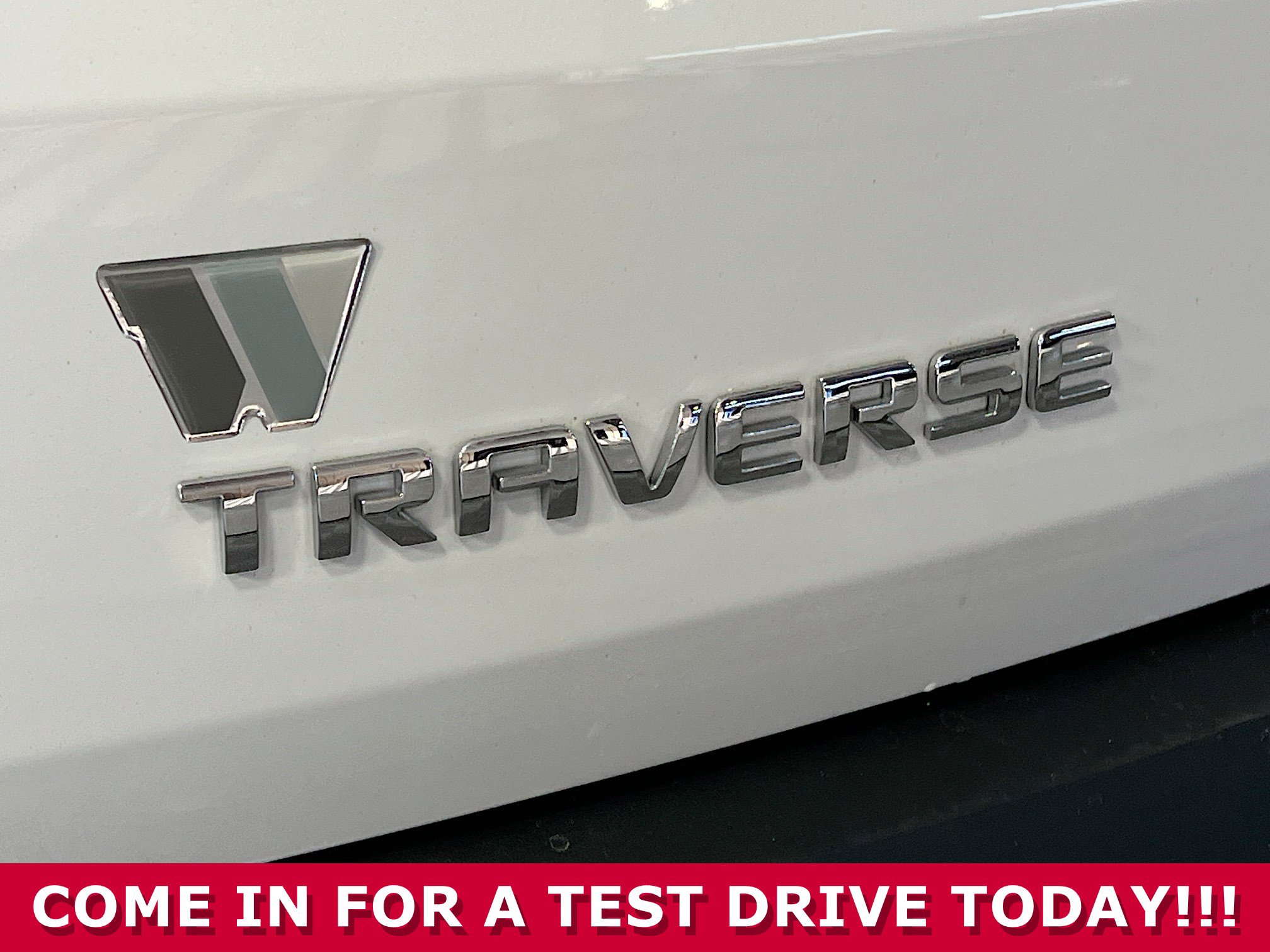 Used 2022 Chevrolet Traverse LT image 34