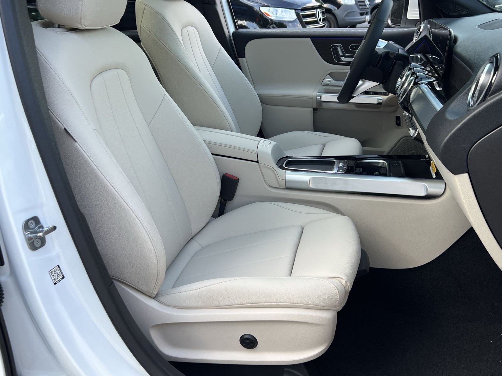 New 2026 Mercedes-Benz GLB 250 4MATIC image 33