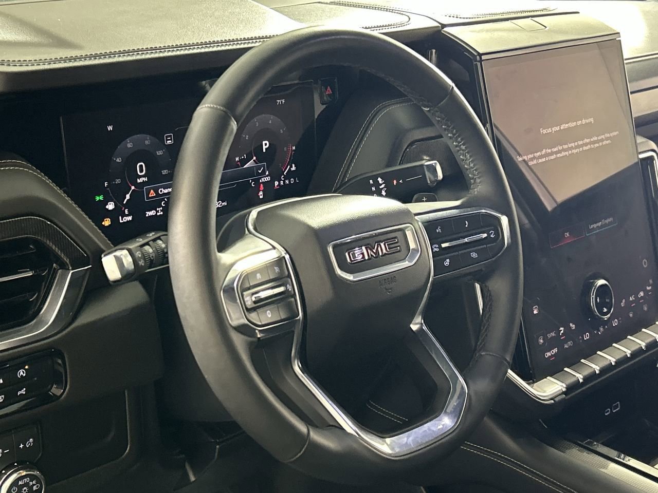 Used 2025 GMC Yukon Elevation image 13