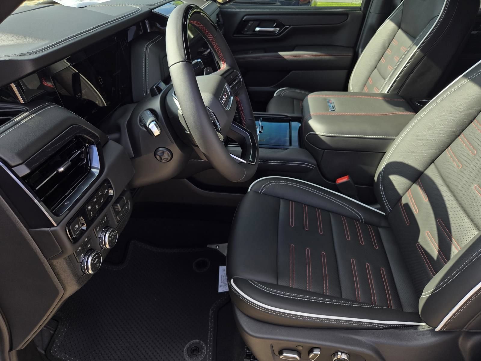 New 2026 GMC Yukon AT4 Ultimate AWD/4WD image 9
