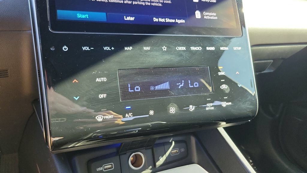 Certified 2024 Hyundai Santa Cruz Limited AWD/4WD image 22