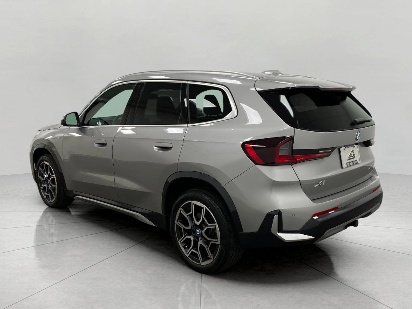 Certified 2026 BMW X1 xDrive28i AWD/4WD image 8