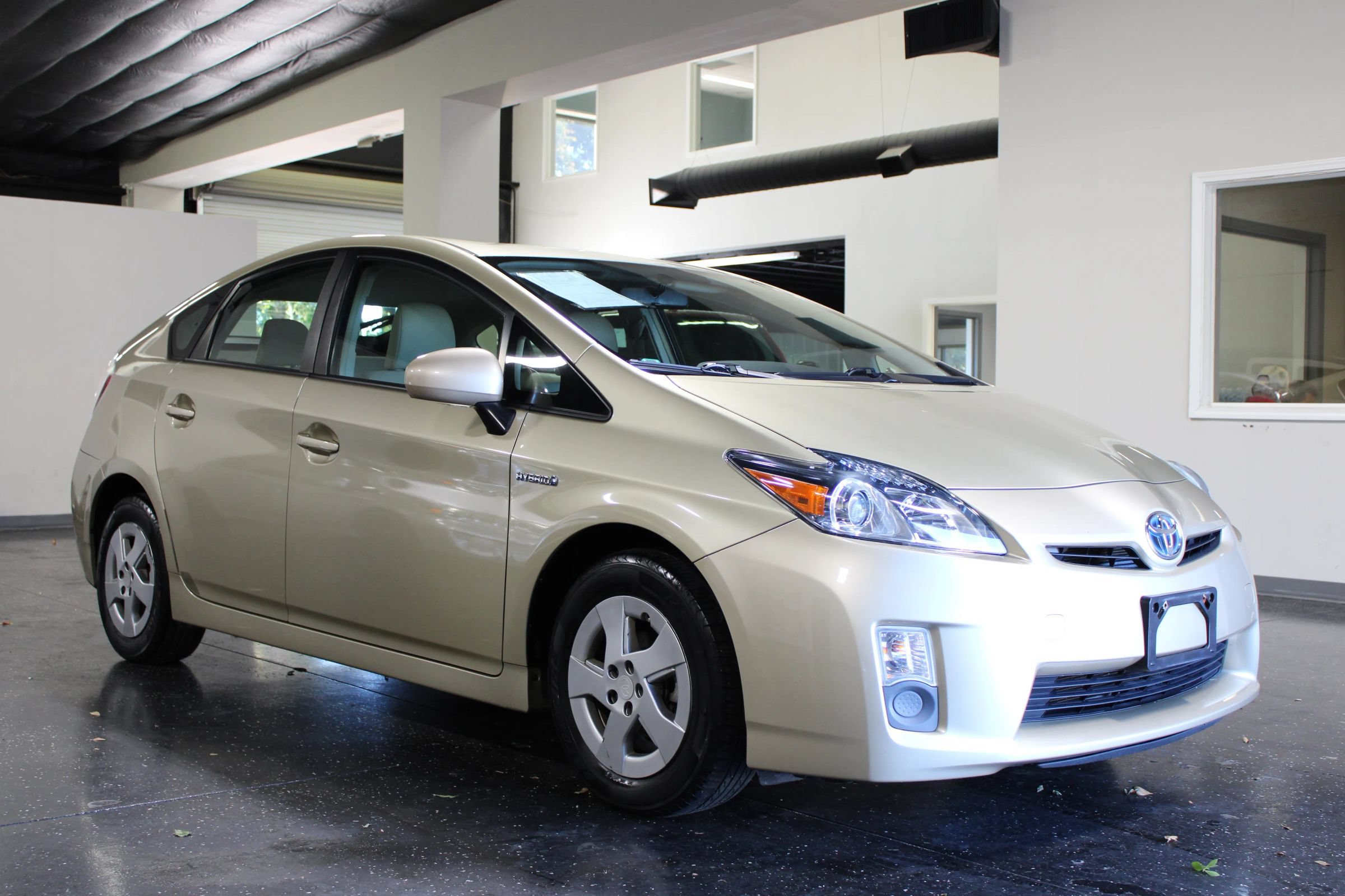 Used 2011 Toyota Prius Three w/ Navigation Pkg FWD image 1