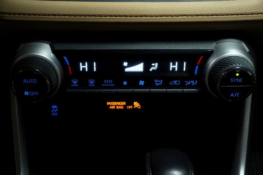 Used 2019 Toyota RAV4 LE AWD/4WD image 19