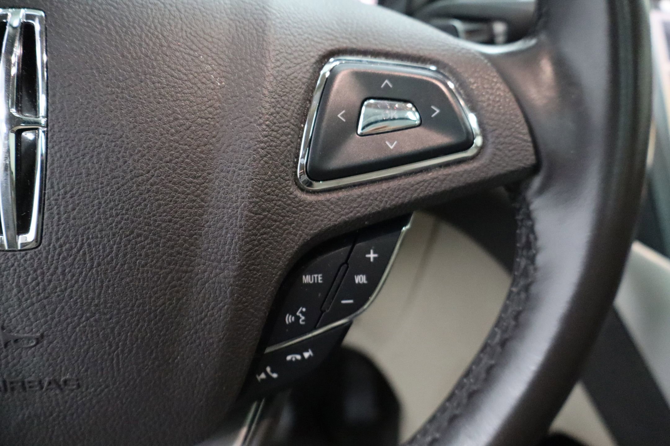 Used 2017 Lincoln MKC Reserve FWD image 17