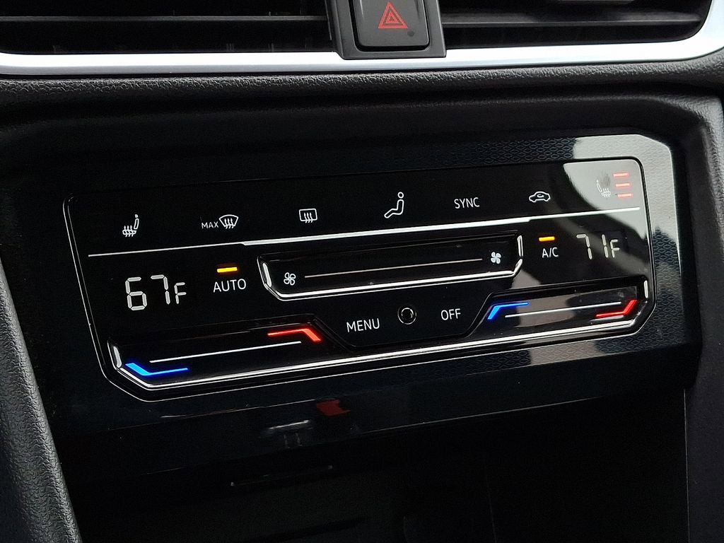 Used 2025 Volkswagen Taos SE image 15