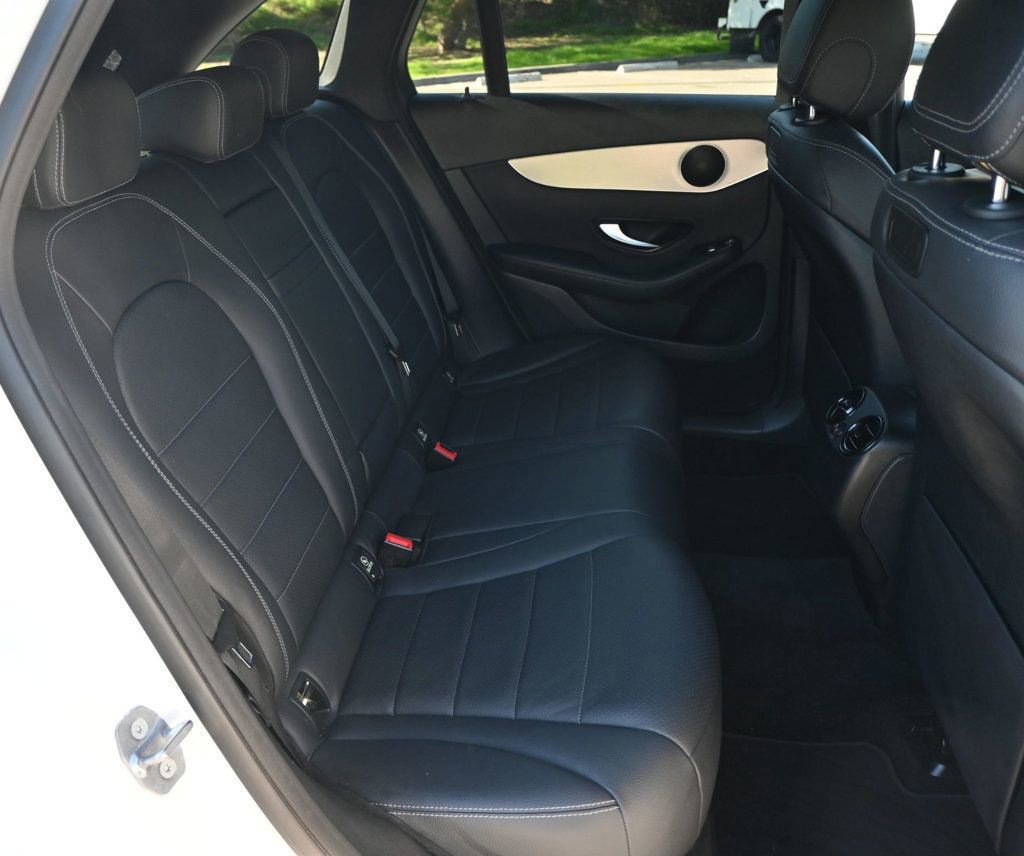 Used 2019 Mercedes-Benz GLC 300 4MATIC image 18