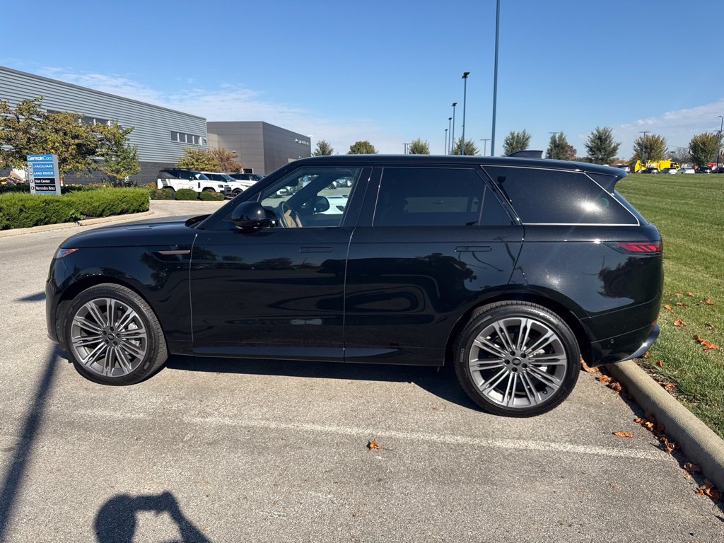 Certified 2025 Land Rover Range Rover Sport Dynamic SE AWD/4WD image 8