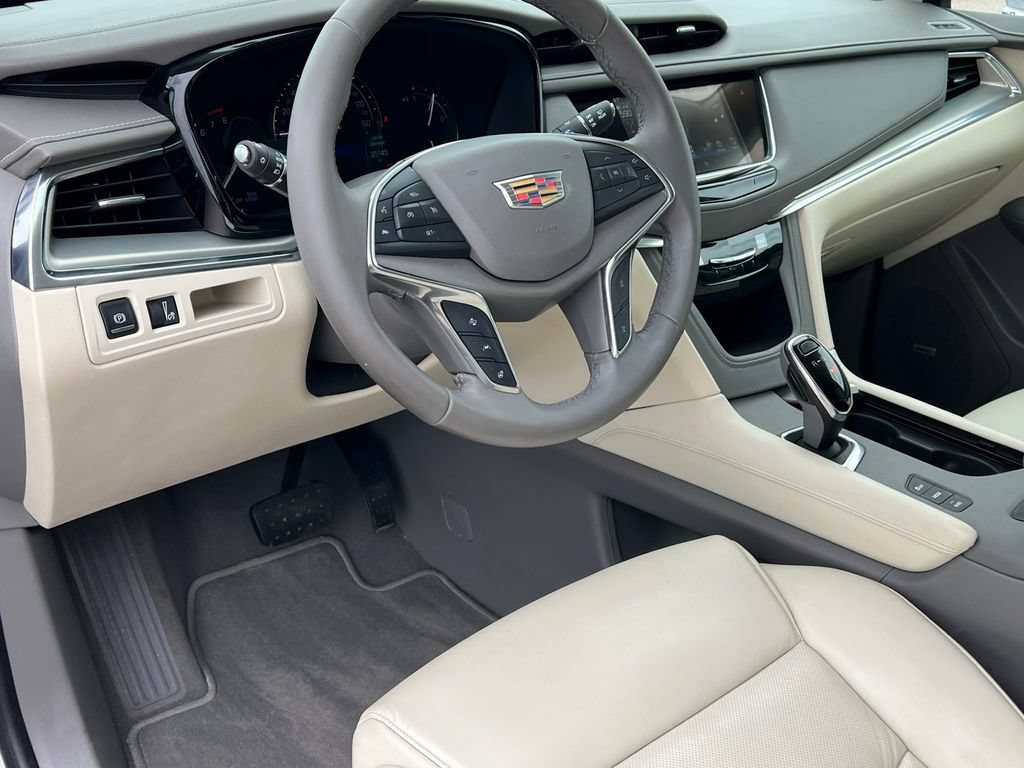 Used 2018 Cadillac XT5 Luxury w/ Driver Awareness Package AWD/4WD image 19