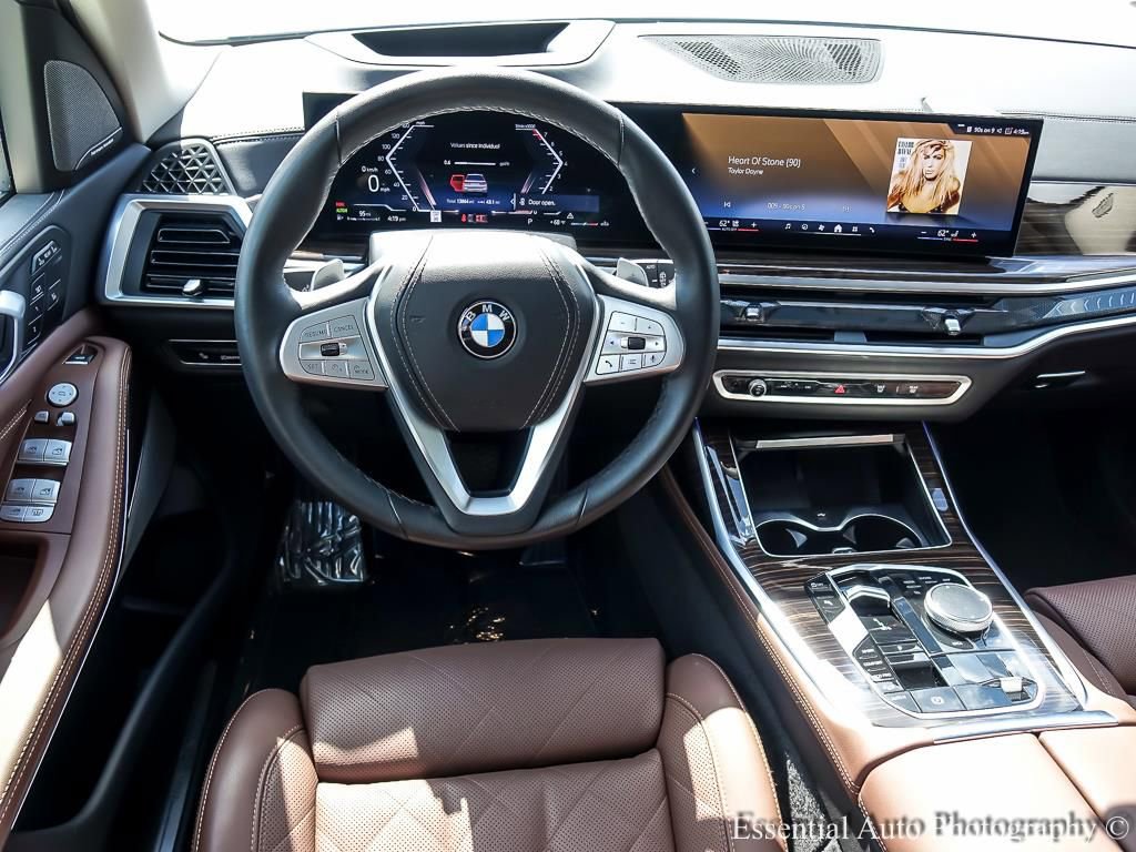 Used 2026 BMW X7 xDrive40i AWD/4WD image 16