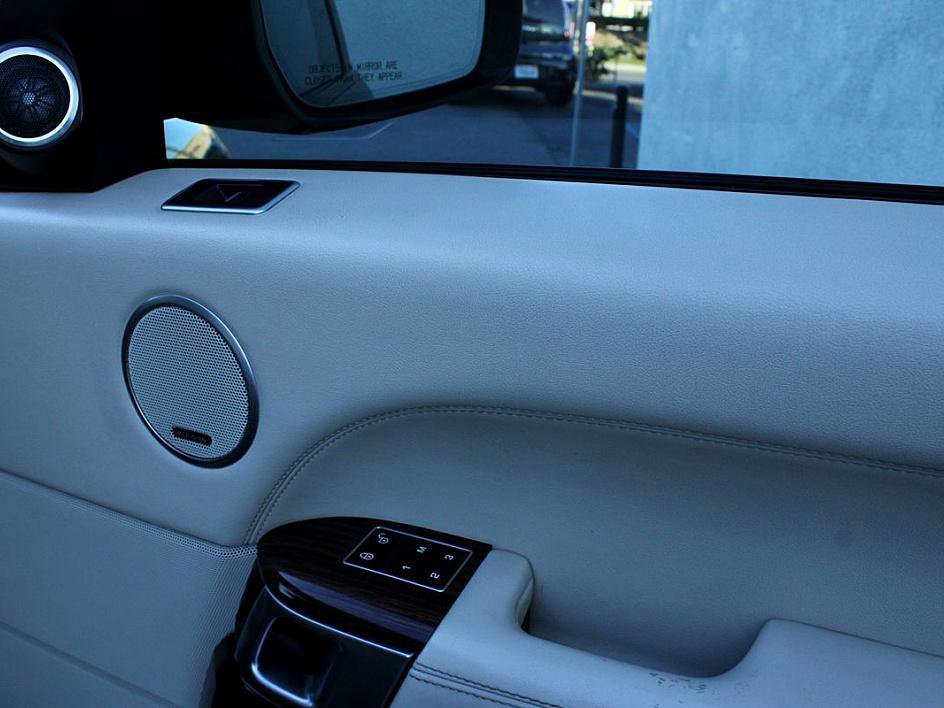 Used 2015 Land Rover Range Rover Supercharged image 19