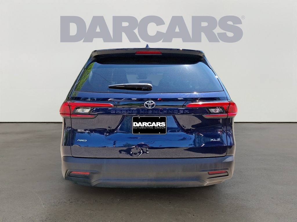 Used 2024 Toyota Grand Highlander AWD image 6