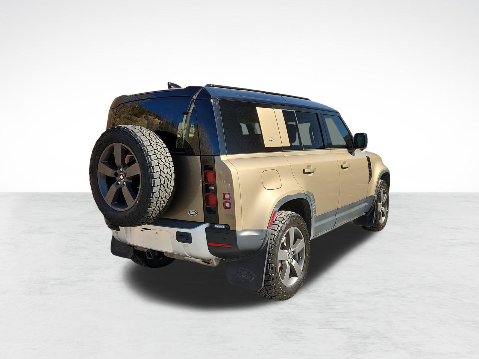 Used 2020 Land Rover Defender 110 SE image 8