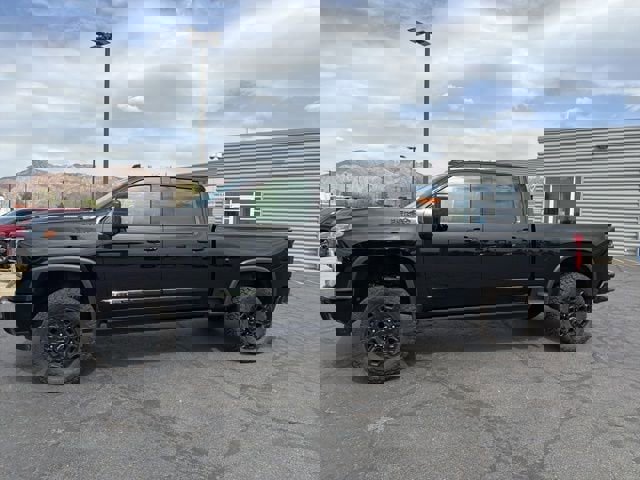 Used 2024 Chevrolet Silverado 2500 High Country w/ Midnight Edition image 12