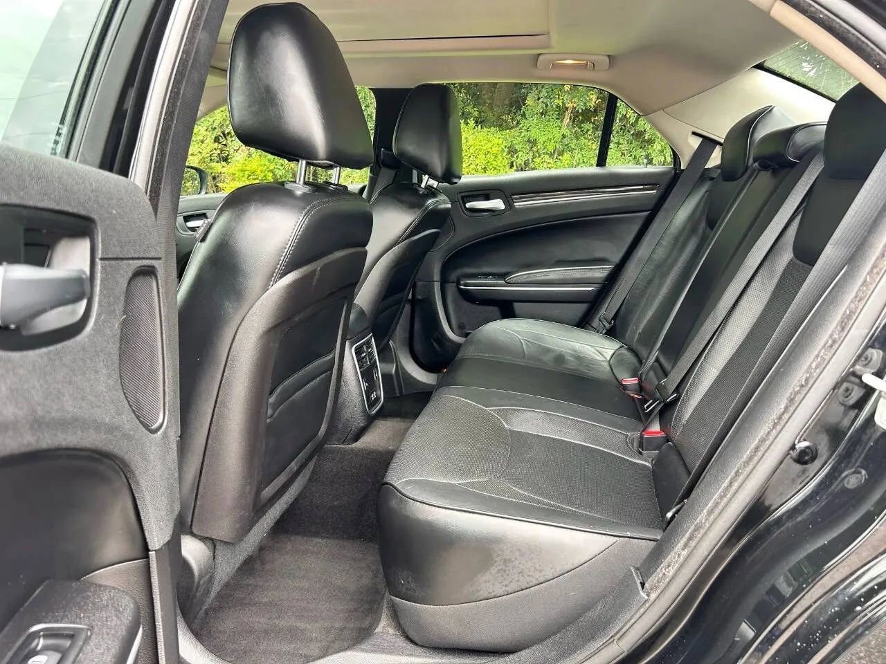 Used 2016 Chrysler 300 C w/ Safetytec Plus Group image 7