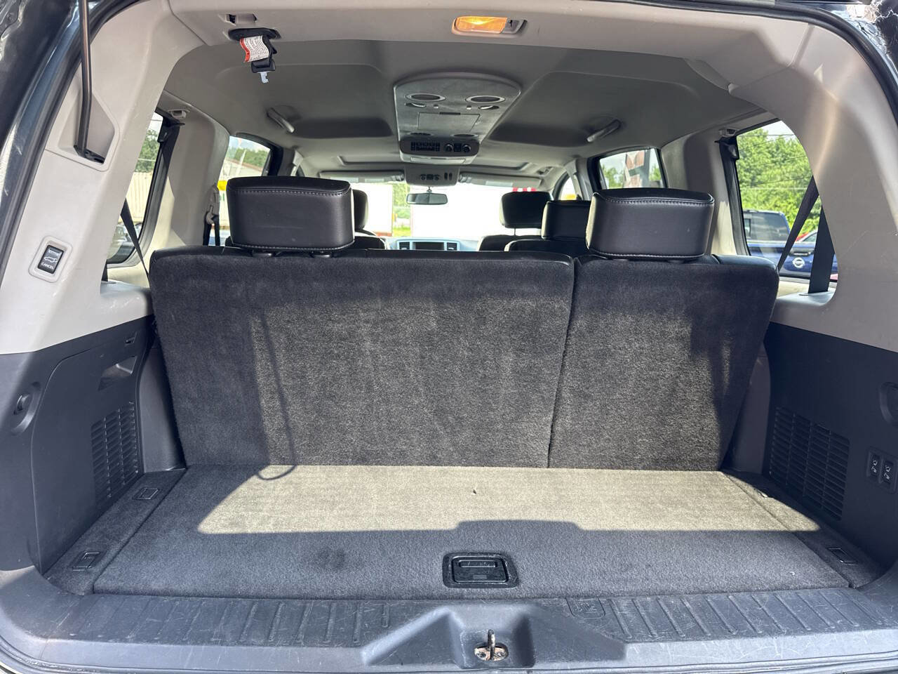 Used 2010 Nissan Armada Platinum image 24