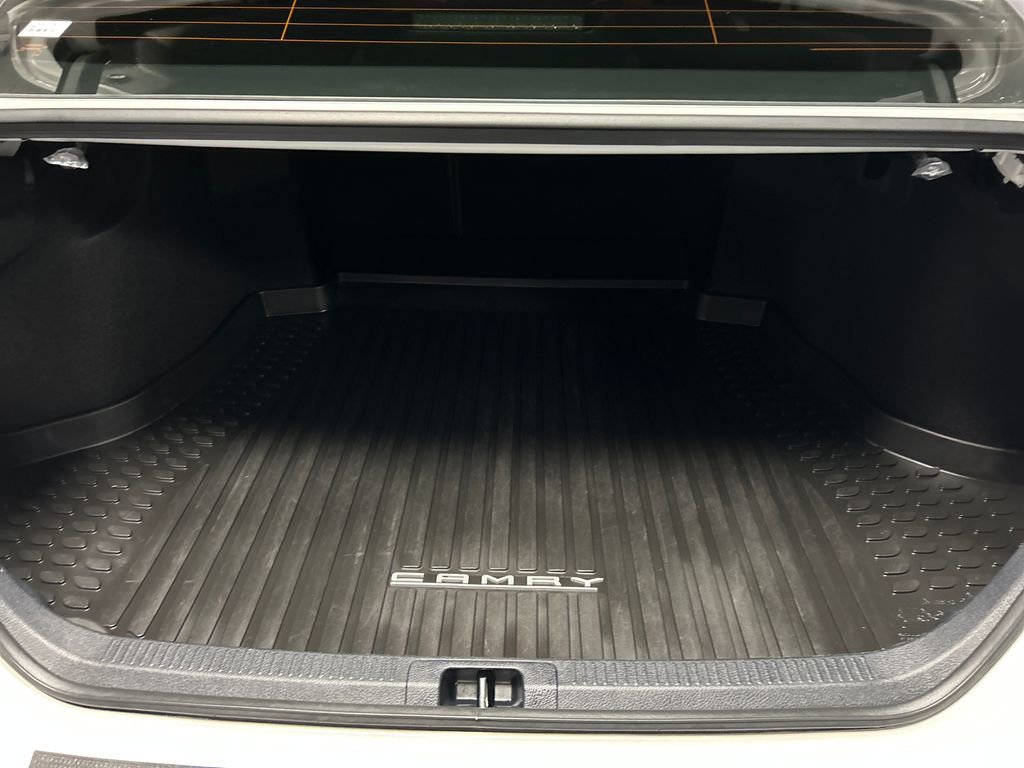 Used 2022 Toyota Camry XSE w/ Navigation Package image 22