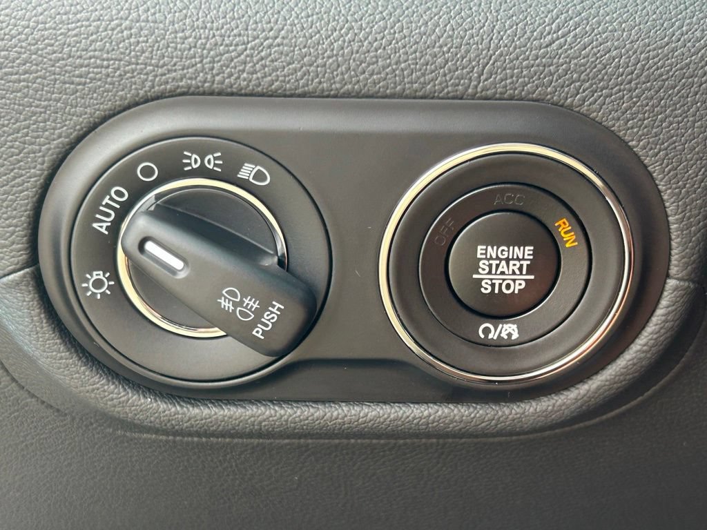 Used 2023 Maserati Levante GT AWD/4WD image 23