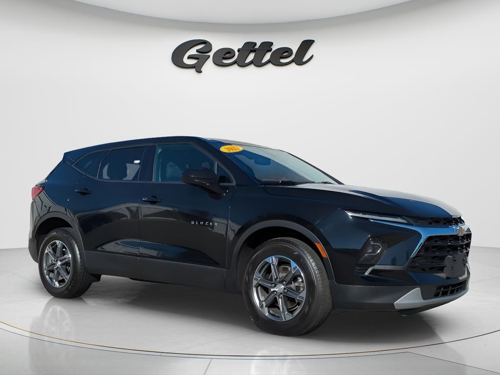 Used 2023 Chevrolet Blazer LT image 3