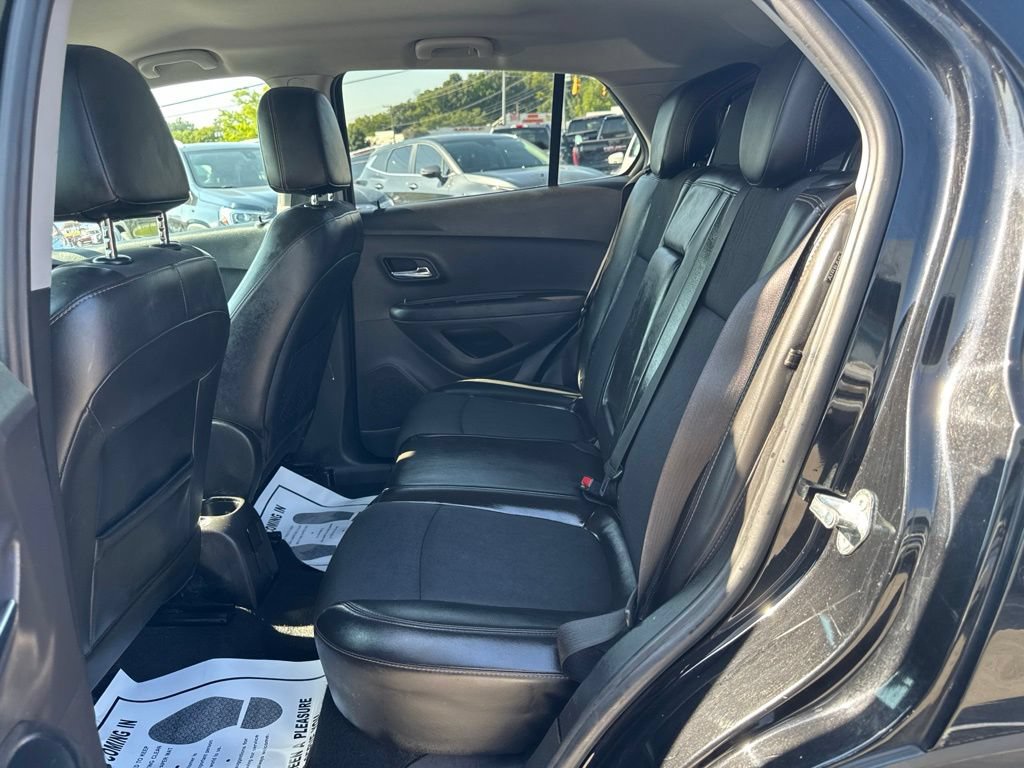 Used 2018 Chevrolet Trax LT w/ Redline Edition FWD image 20