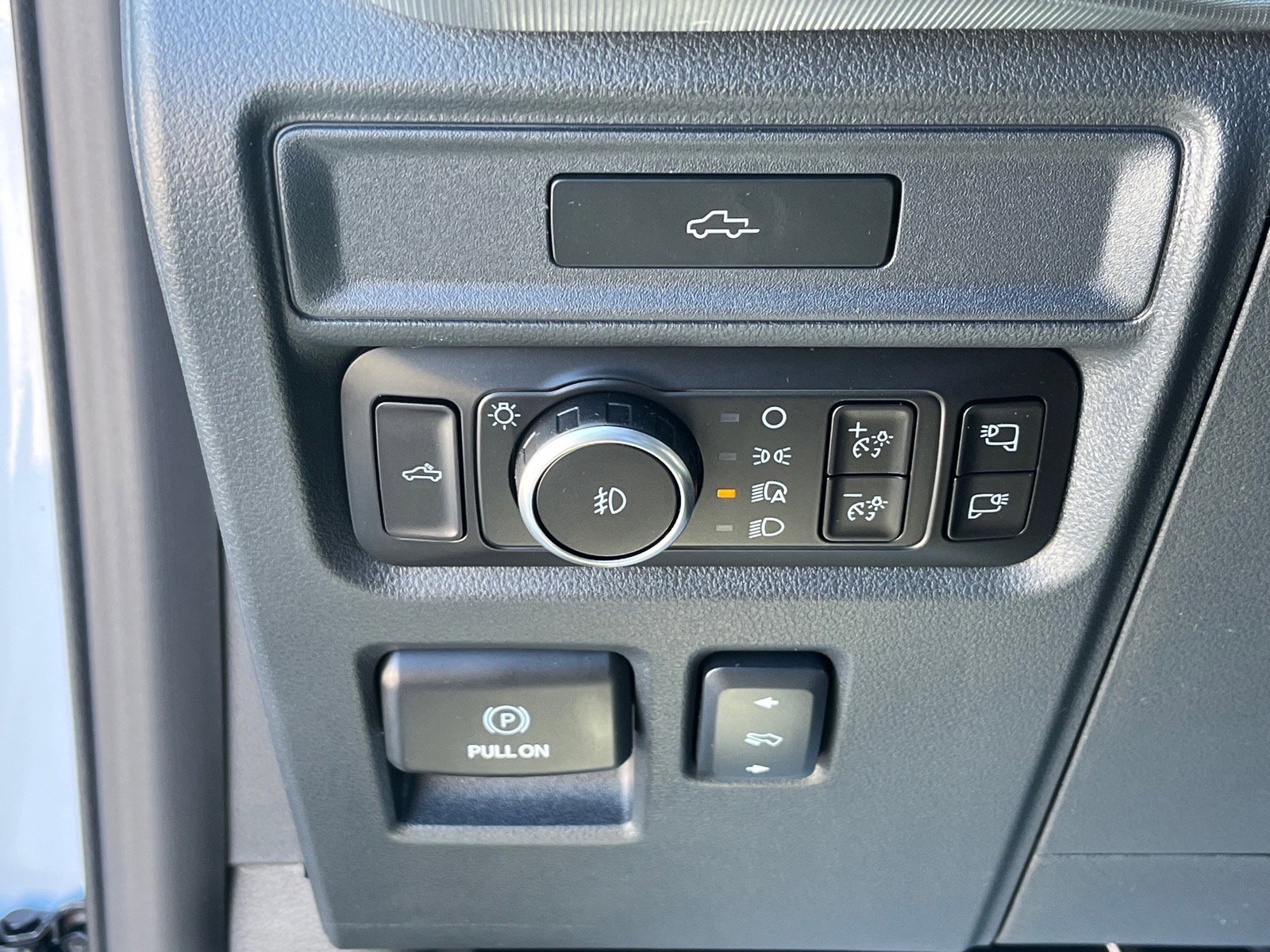 New 2026 Ford F150 Lariat w/ Equipment Group 502A High image 17